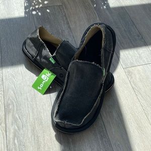 Sanuk Slip On (BRAND NEW)